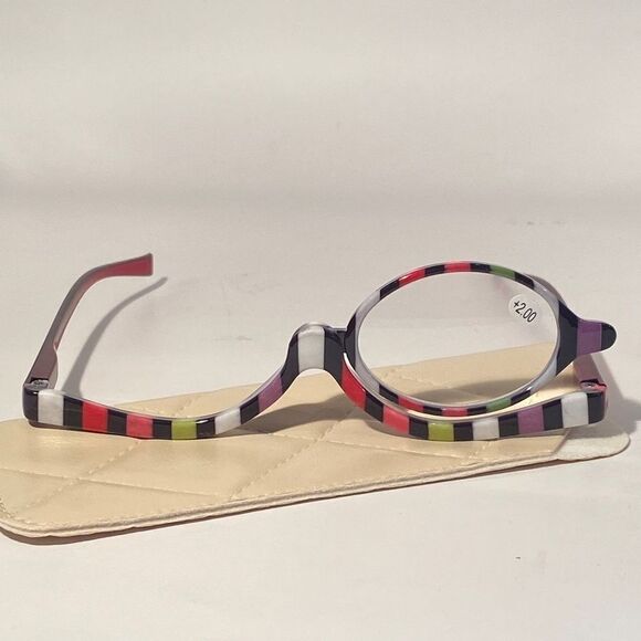 0980 Makeup Cosmetic 2.00 Flip Magnifying Glasses For Precision Application N… - Picture 1 of 10